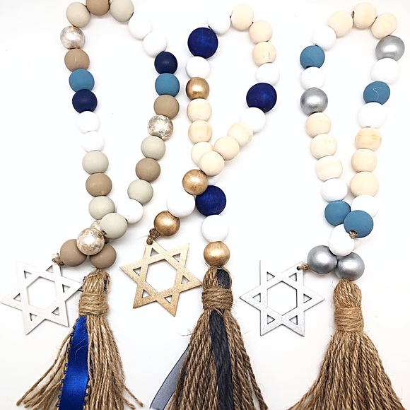 Star Of David Wood Bead Garland With Jute Tassel in Silver, Gold, and Pearlized - Picture 8 of 9